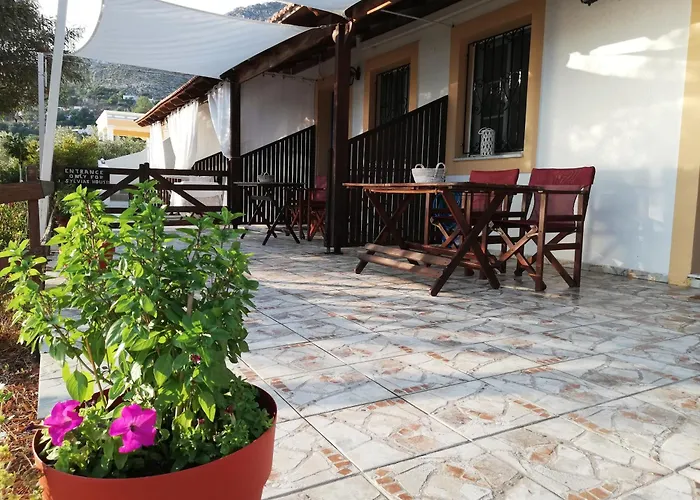 Panormitis Pizanias Houses