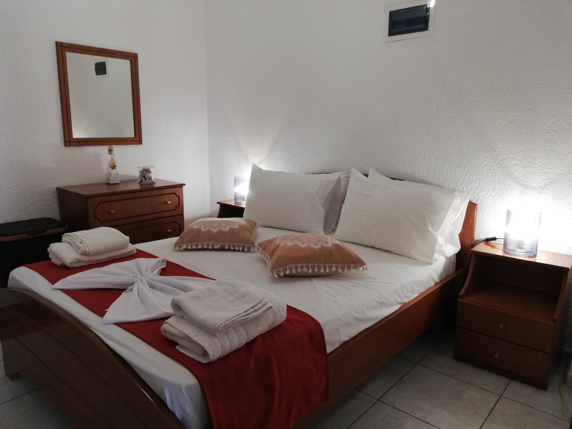 Apartment Panormitis Pizanias *