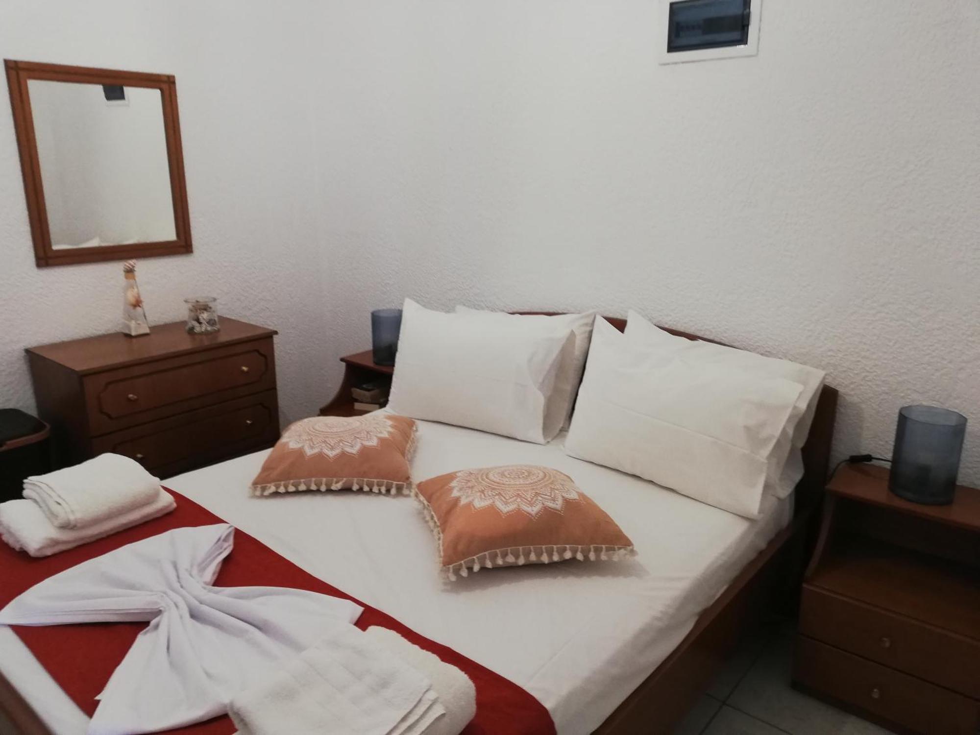 Panormitis Pizanias Apartment *